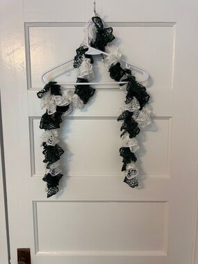 Green & White Ruffle Knit Scarf